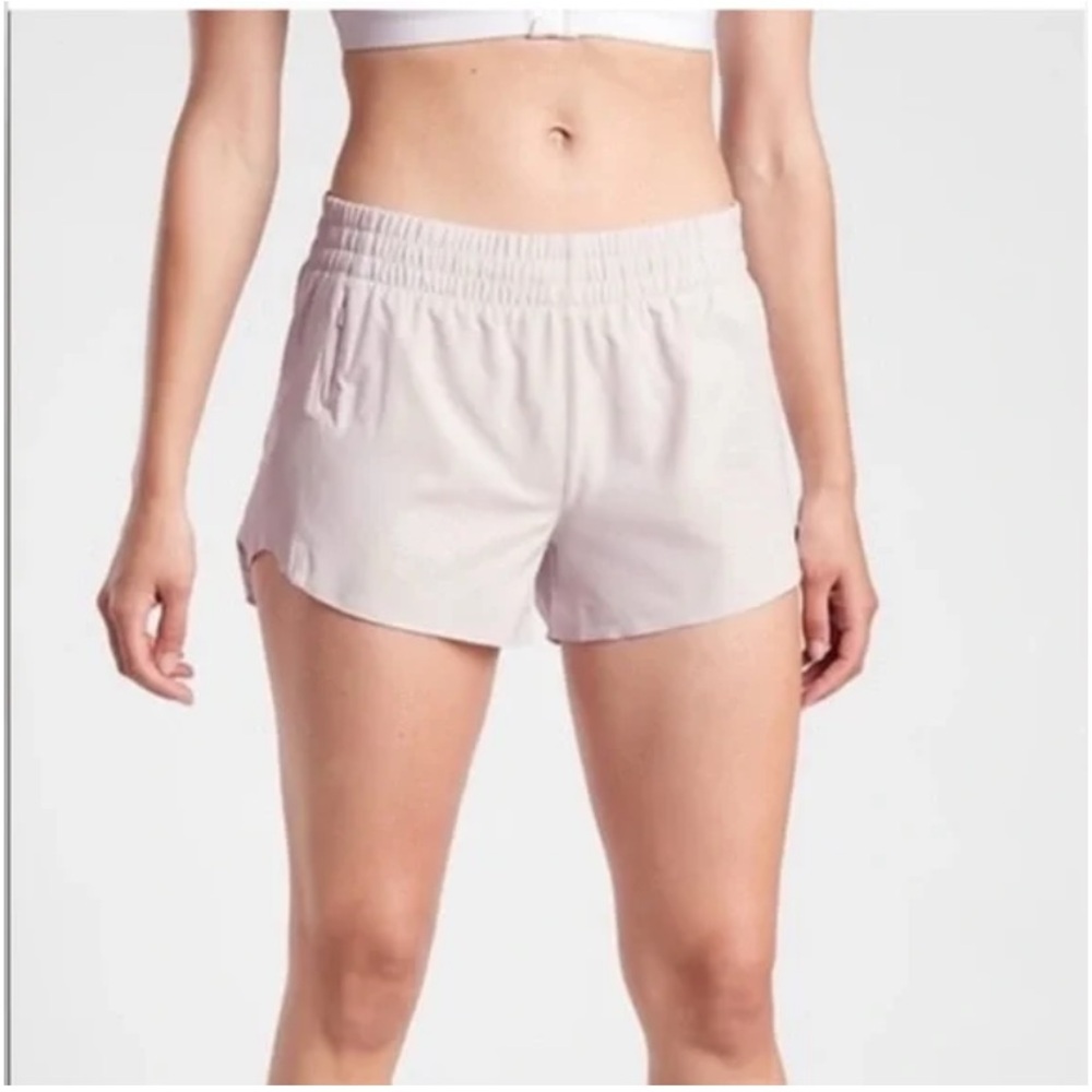 Athleta Soft Cream Printed Hustle Shorts